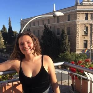 Meet your Posher, Ella